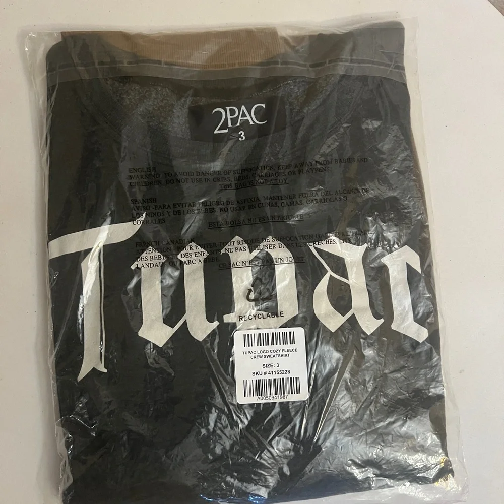 Torrid TUPAC sweatshirt. Size 22/24 - Picture 4 of 4